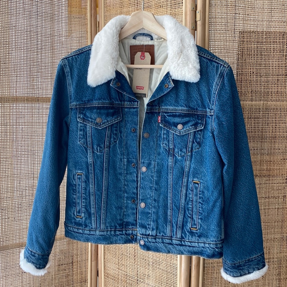 Levi’s Premium Faux Fur Lining ex-boyfriend trucker jacket